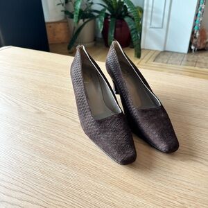 Vintage Christian Dior Elegant Suede Brown Kitten Heels